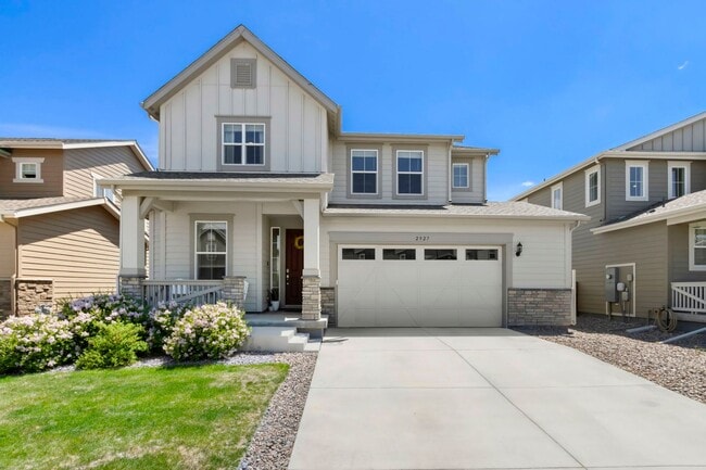 Building Photo - Stunner in North-East Fort Collins with 4-Bedrooms, 2.5 Bathrooms, and 2-Car Garage