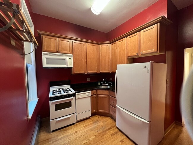 Photo - 452 W St James Pl Unit 2