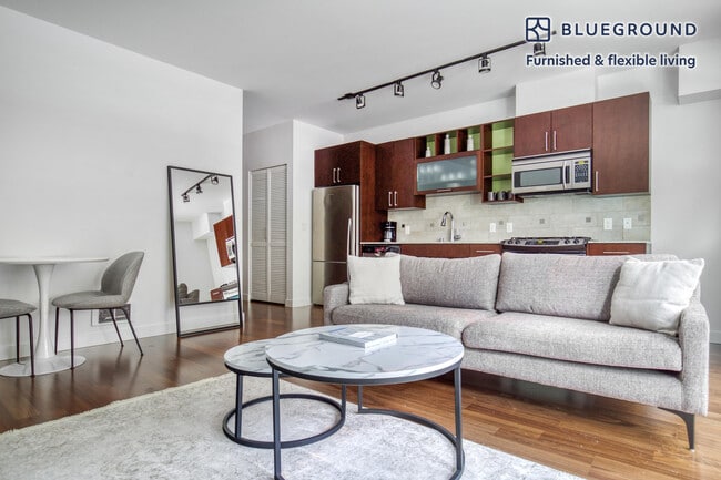 1520 Eastlake Ave E Unit SI FL3-ID211