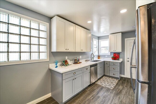 1400-1402-1402 48th Ave Unit 1402