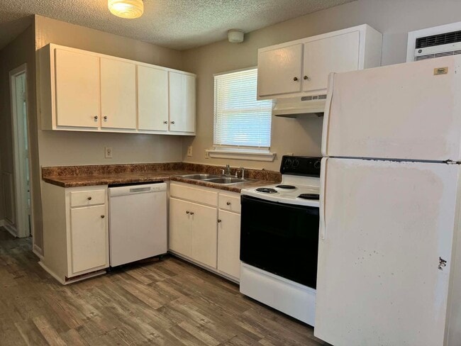 Photo - Manchester Arbors Apartments