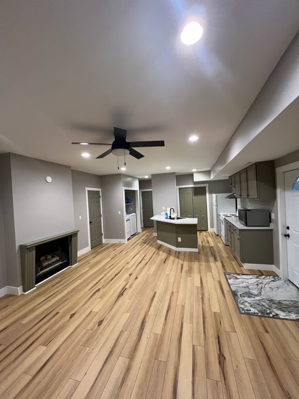 Photo - 704 W 15th St Unit A