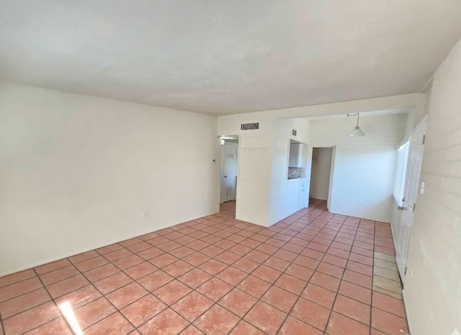 Photo - Great Location! 1 bed 1 bath Unit A