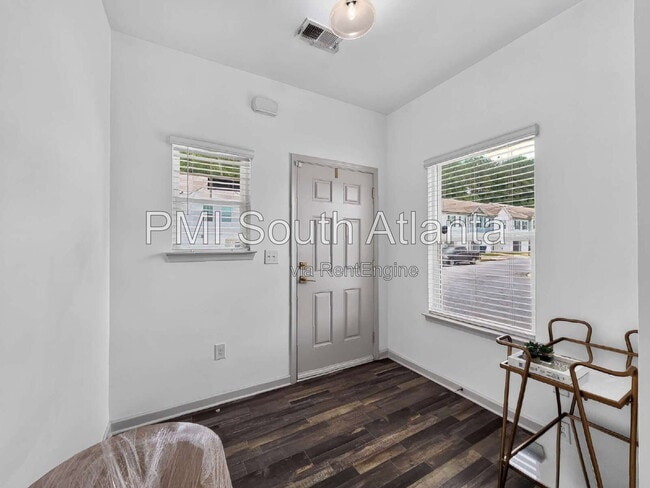 Photo - 4925 Lower Elm St