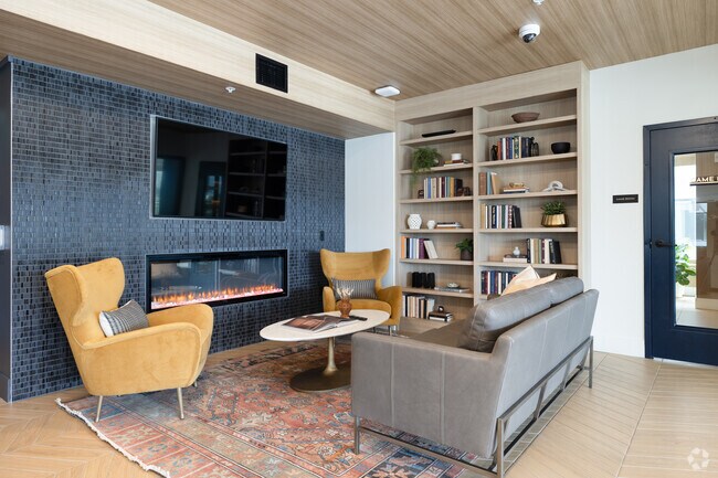 Sunset Lounge - The Hunter