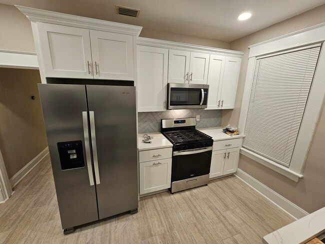 Building Photo - 815 Maury Ave Unit B