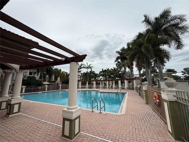 Photo - 580 NE 33rd Terrace