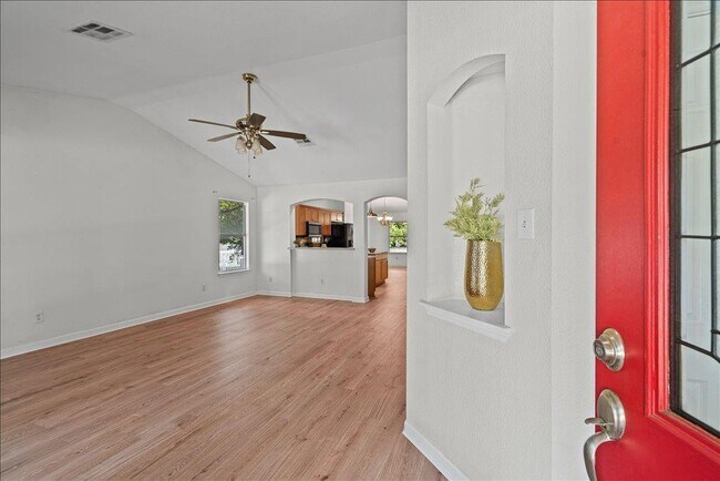 Photo - 317 Bandstand Ln