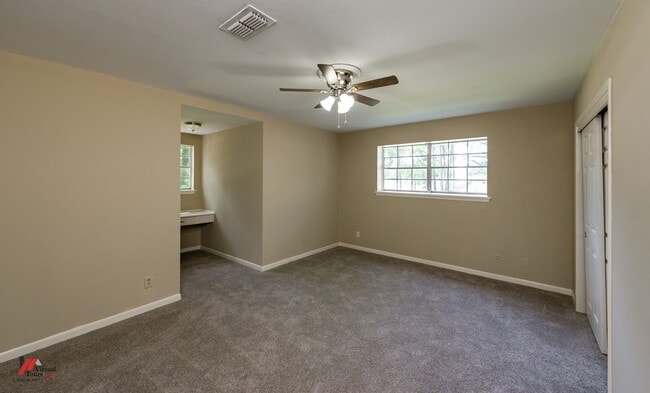 Photo - Move in Special 1k off the First Months Rent!