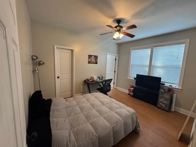 Photo - 256 Soho Ct Unit A & C