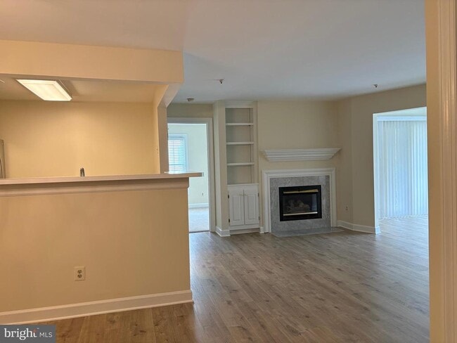 Building Photo - 12233 Fairfield House Dr Unit 206B