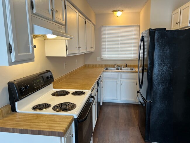 Photo - 611 E Burnsville Pkwy