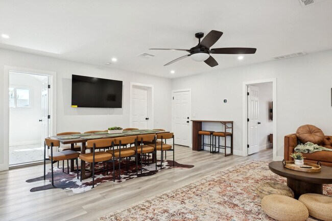 Photo - 636 E 6th Pl Unidad SI ID1502668P