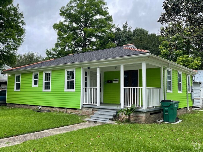 Building Photo - 16 Hawkins Ave Rental