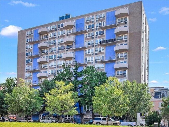 Building Photo - 210 N 17th St Unit 201 Rental