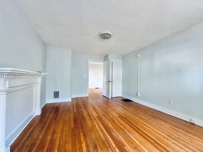 Building Photo - 179 Bradley St Unit 179-1