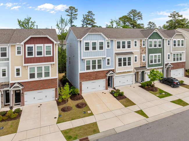 Photo - 1039 Commack Dr