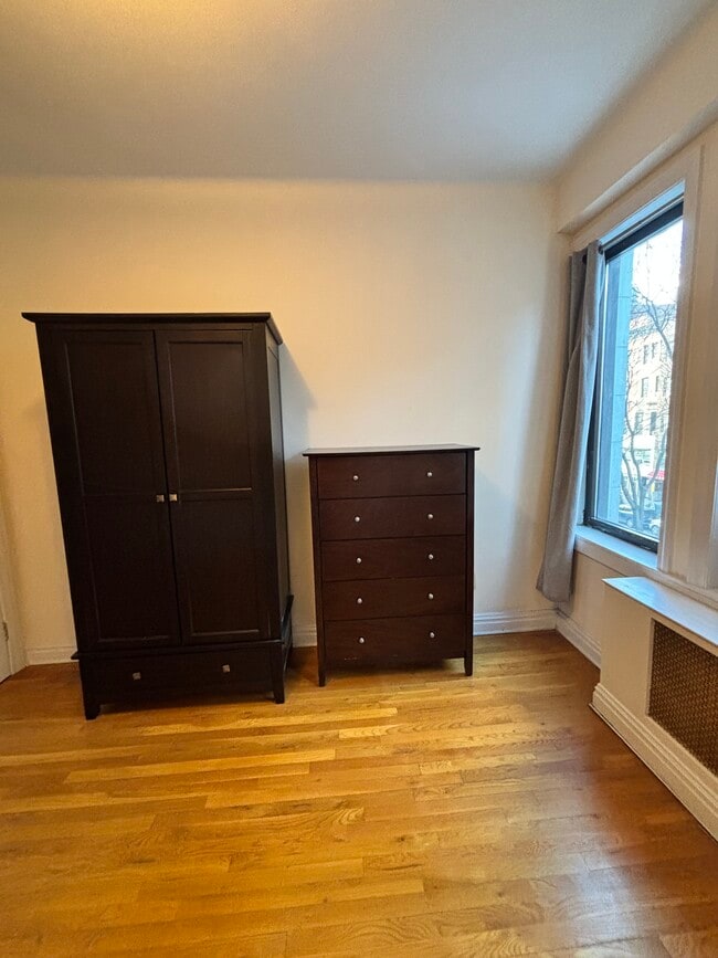 Photo - 118 W 72nd St