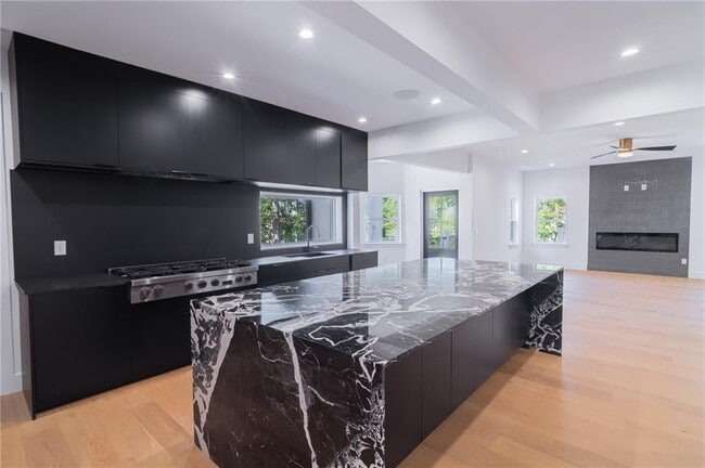 Photo - 4051 Annecy Dr SW