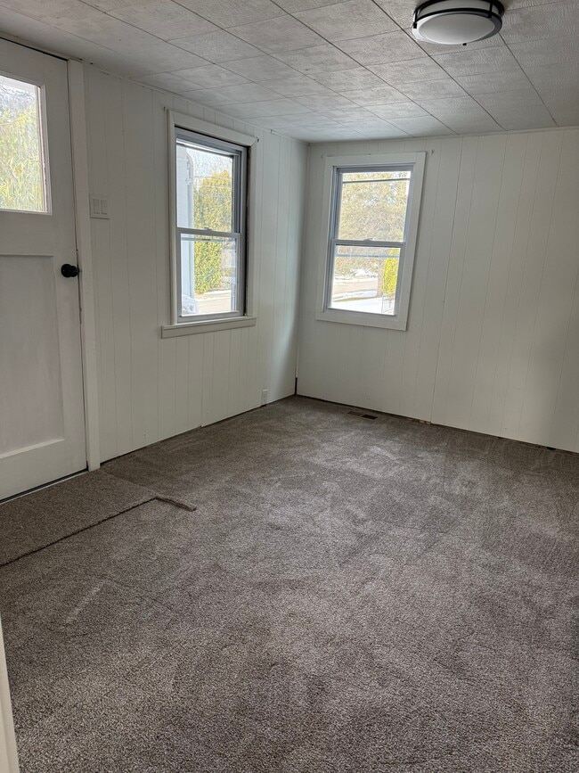 Photo - 157 S Laurel St