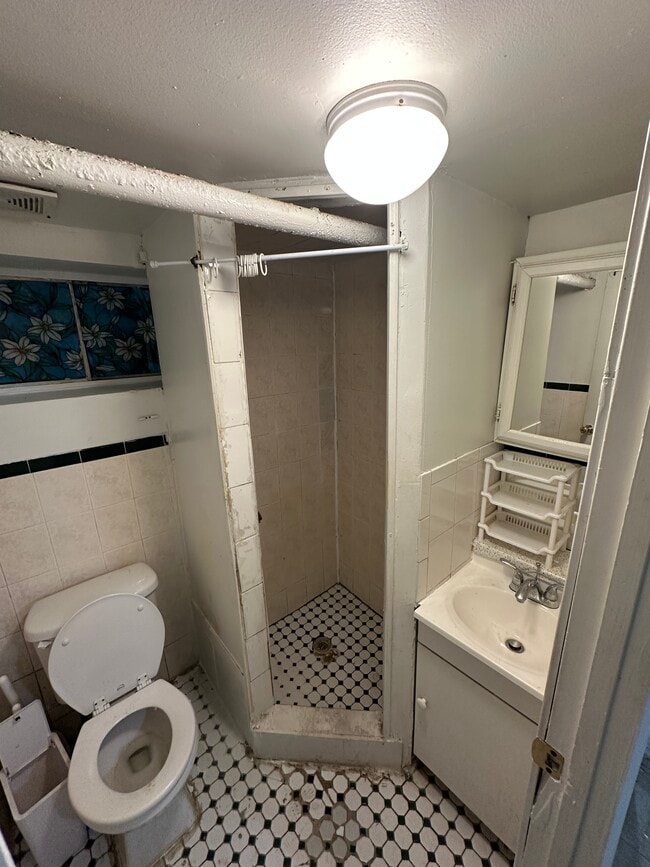 Photo - 10528 Van Wyck Expy Unit 1st Floor/Lower Level