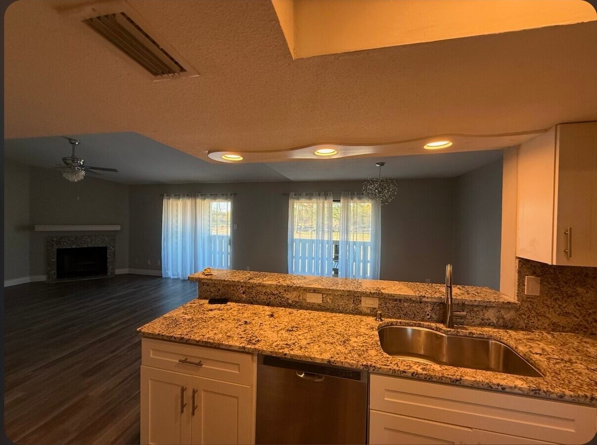 Photo - 4444 Victory Dr Unit 1106