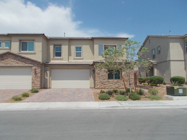 Beautiful 4 Bedroom Home - Beautiful 4 Bedroom Home