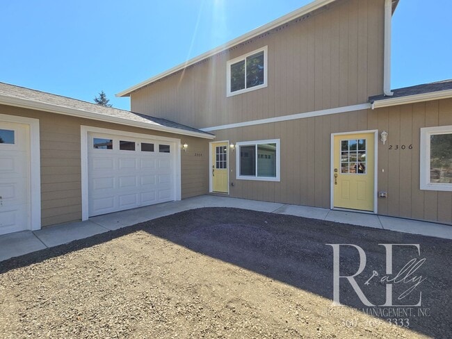 Building Photo - Brand-New 2-Bed, 2-Bath Duplex with Garage... Rental