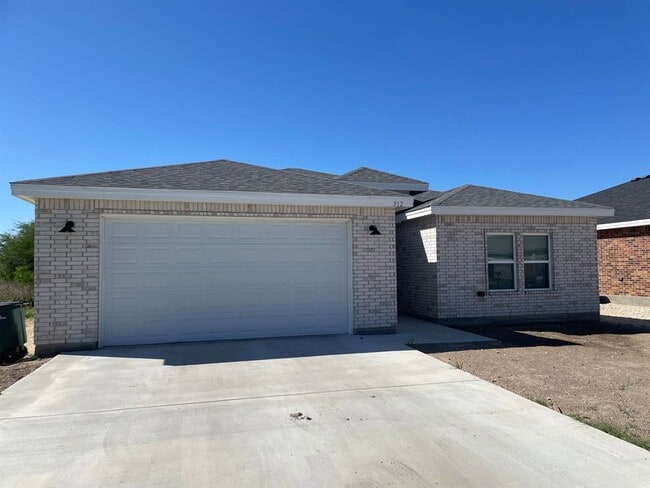 Building Photo - 312 Javier Dr