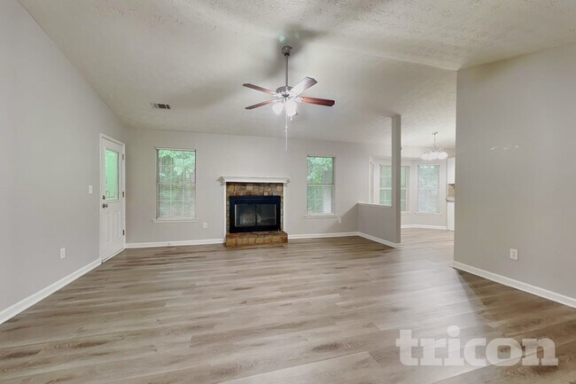 Photo - 270 Rosewood Dr