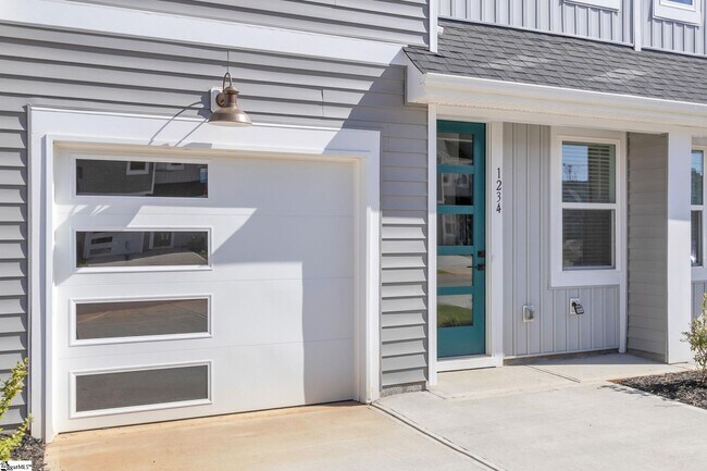 Photo - 1234 Westgate Vlg Dr