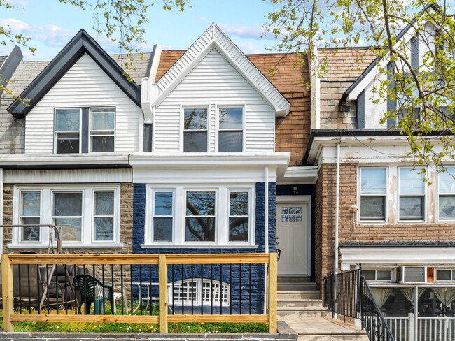 Building Photo - 1901A 72nd Ave