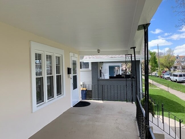 Photo - Spacious 2 bedroom Duplex with a bonus room!