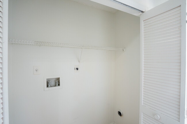 Photo - 159 Ivy Ln