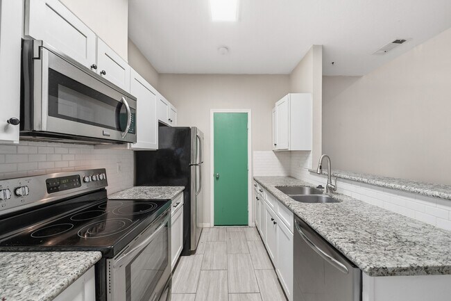 Photo - 5113 Lindsay St