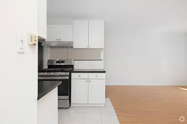 2 habitaciones, 1 baño - 1000 pies cuadrados - Cocina - 623 Westbourne Dr