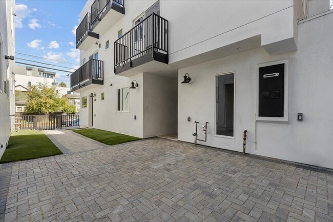 Photo - 6322 Willoughby Ave Unidad 6322 Willoughby ave