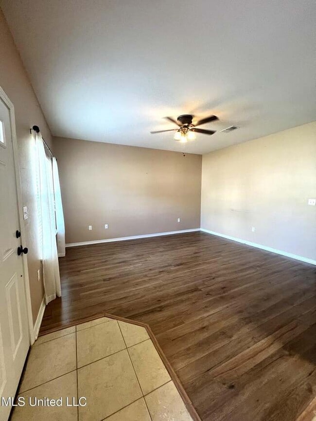 Photo - 18511 Devin Ct