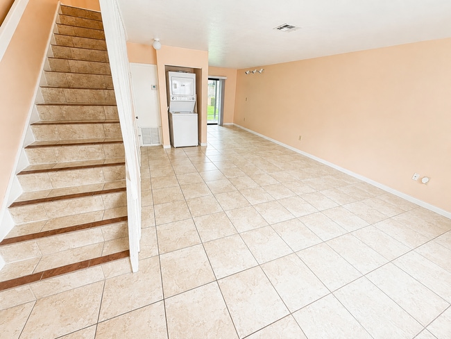 Photo - 1300 Arlington Ln NE Unit #102
