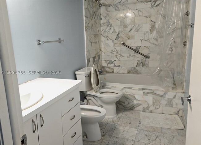 9341 Collins Ave Unit 903