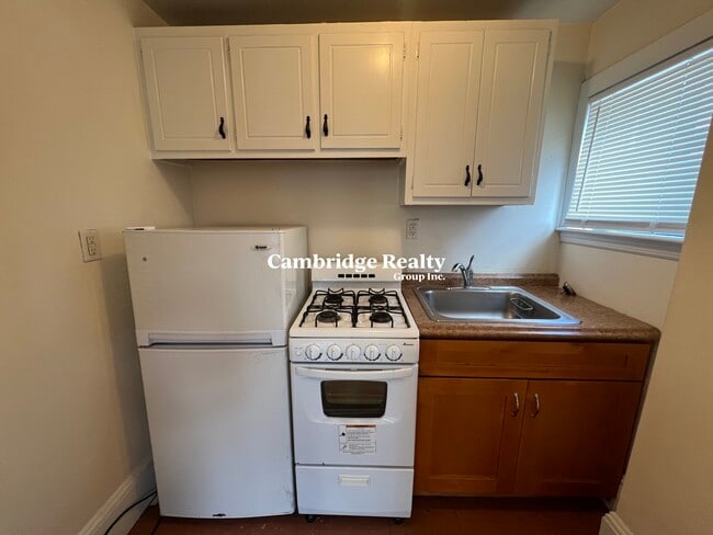 Building Photo - 381 Harvard St Unit 1A Rental