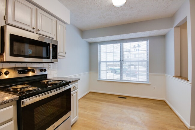 Photo - 307 Guilford Ct