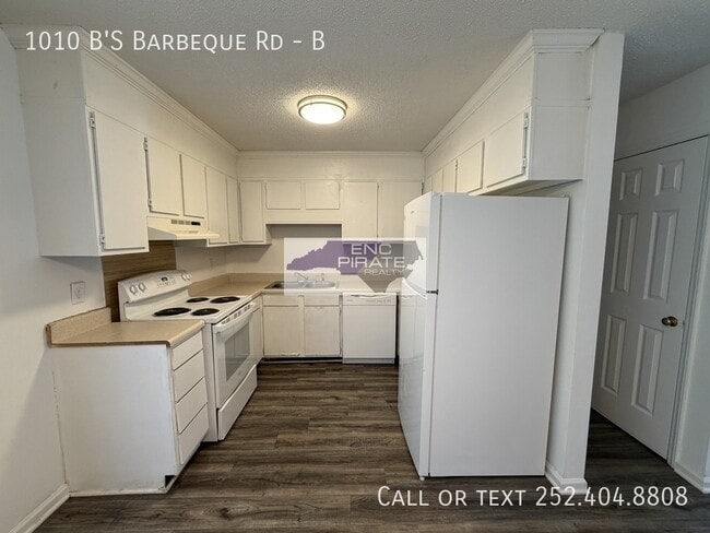 Photo - 1010 B's Barbeque Rd