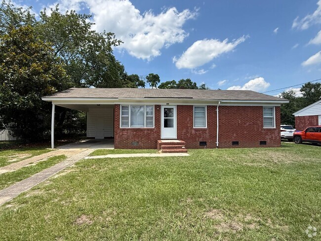 Building Photo - Charming 3-Bedroom Home in Spring Lake, NC