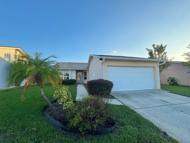 Building Photo - Cypress Landing - Community Pool & Lake Ac...