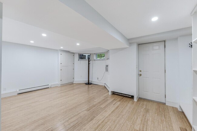2226 Decatur Pl NW Unit B