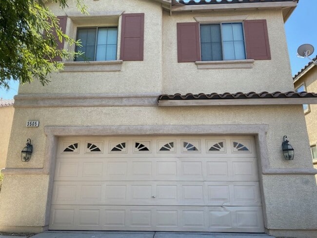 Building Photo - Southern Highlands 4 Bedroom- Single Famil...