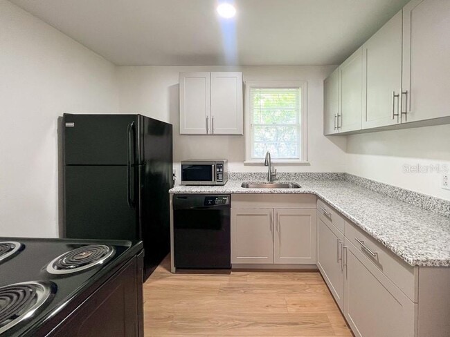 Photo - 1122 NW 4th Ave