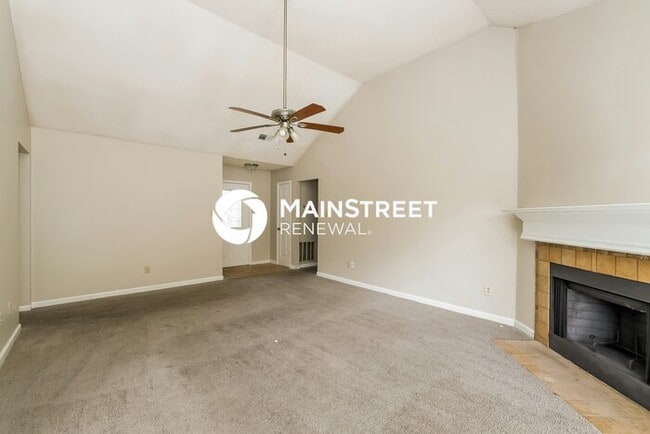 Photo - 3 Bedroom Pet-Friendly Home in Memphis, TN with Main Street Renewal
