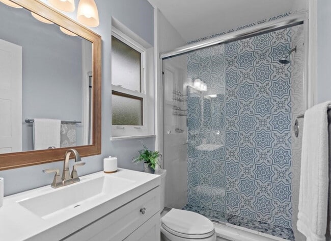 Baño - 3675 66th Ave